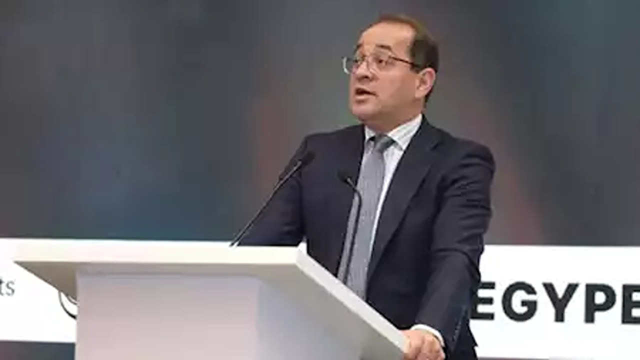 وزير المالية يعلن رفع الحد الأدنى للأجور للعاملين في الدولة وزيادة علاوة غلاء المعيشة ومفاجأة سارة للعمالة غير المنتظمة ومعاشات تكافل وكرامة 5 وزير المالية يعلن رفع الحد الأدنى للأجور للعاملين في الدولة وزيادة علاوة غلاء المعيشة ومفاجأة سارة للعمالة غير المنتظمة ومعاشات تكافل وكرامة
