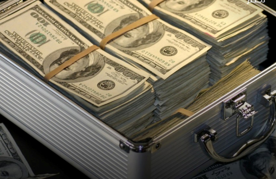 سعر الدولار الأمريكي بالمصري اليوم الاثنين 3-2-2025| صعود مؤشرات العملة الأمريكية 11 قرش 2 سعر الدولار الأمريكي بالمصري اليوم الاثنين 3-2-2025| صعود مؤشرات العملة الأمريكية 11 قرش
