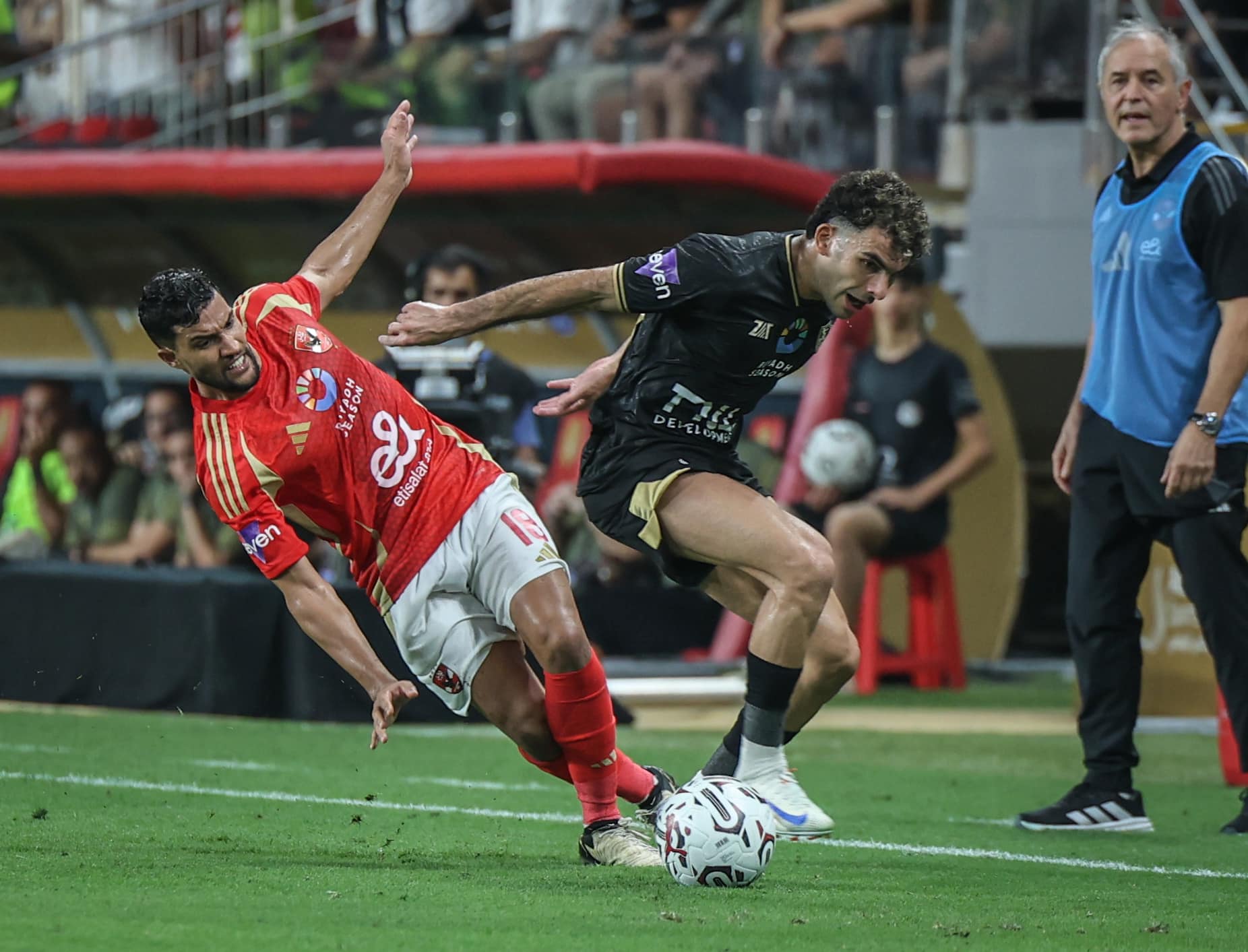مفاجأت بالجملة بتشكيل الأهلي الرسمي ضد الزمالك في الدوري المصري الممتاز 2024-2025