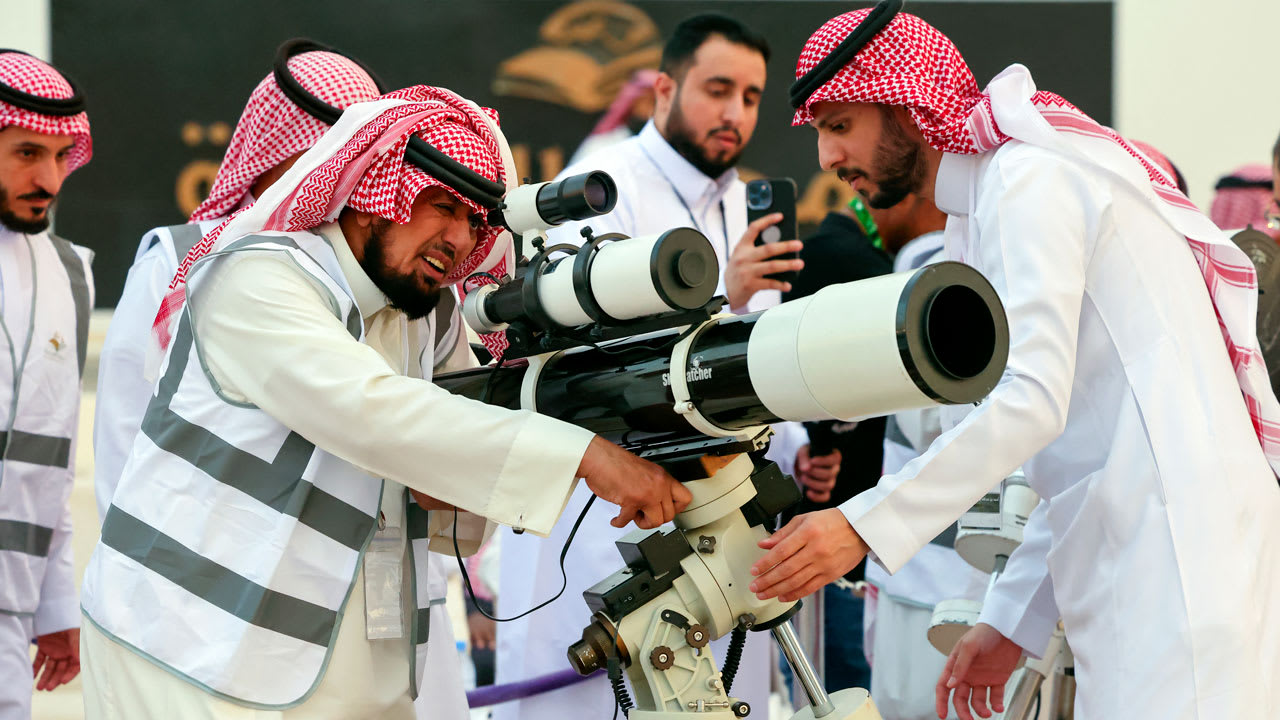 بعد تحري رؤية الهلال اليوم.. السبت أول أيام شهر رمضان 1446هـ في هذه الدول والأحد في أخرى