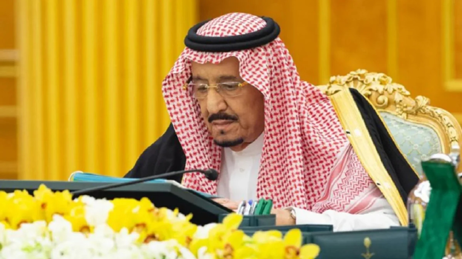 هل تشمل المكرمة الملكية الموظفين والمتقاعدين؟.. وموعد صرف 6 رواتب لمستحقيها 2025