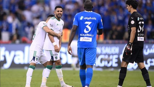 طاقم تحكيم أجنبي يدير كلاسيكو الأهلي والهلال في دوري روشن