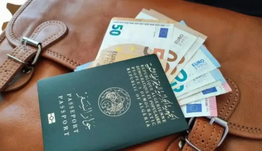 750 يورو هيكون في إيدك.. منحة السفر في الجزائر 2025.. تفاصيل الدعم المالي وشروط الاستفادة