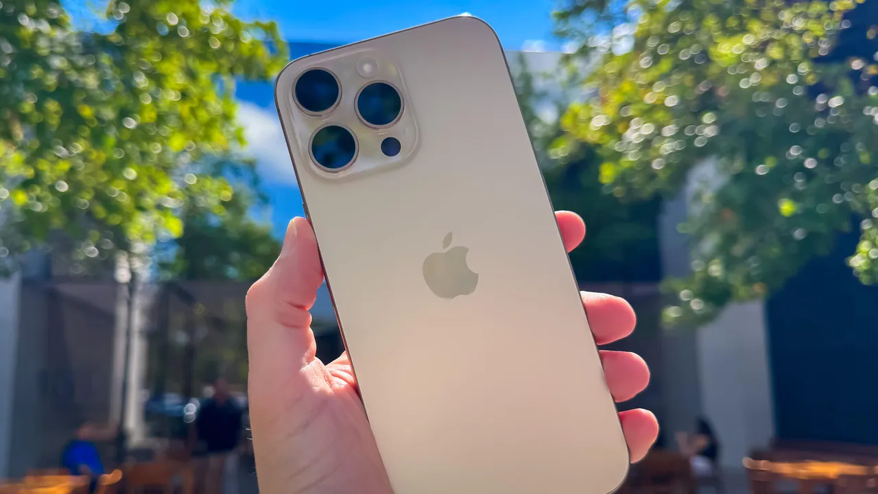 بدون دفعة أولى وفترة سداد تصل لـ 36 شهر.. عرض اكسترا الاستثنائي على iPhone 16 Pro max