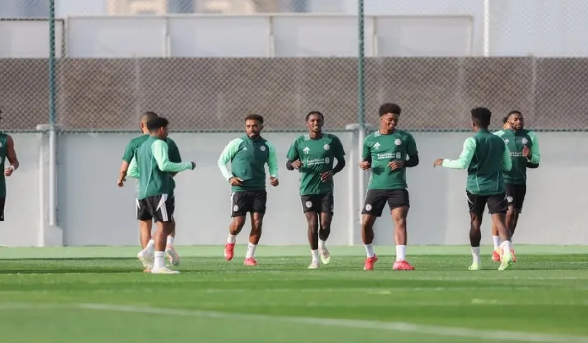 تشكيلة الاتفاق والفتح في دوري روشن السعودي 2025