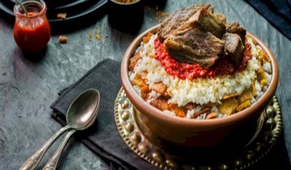 بطعم الزمن الجميل.. طريقة عمل فتة العيد المصرية بالعيش البلدي خطوة بخطوة