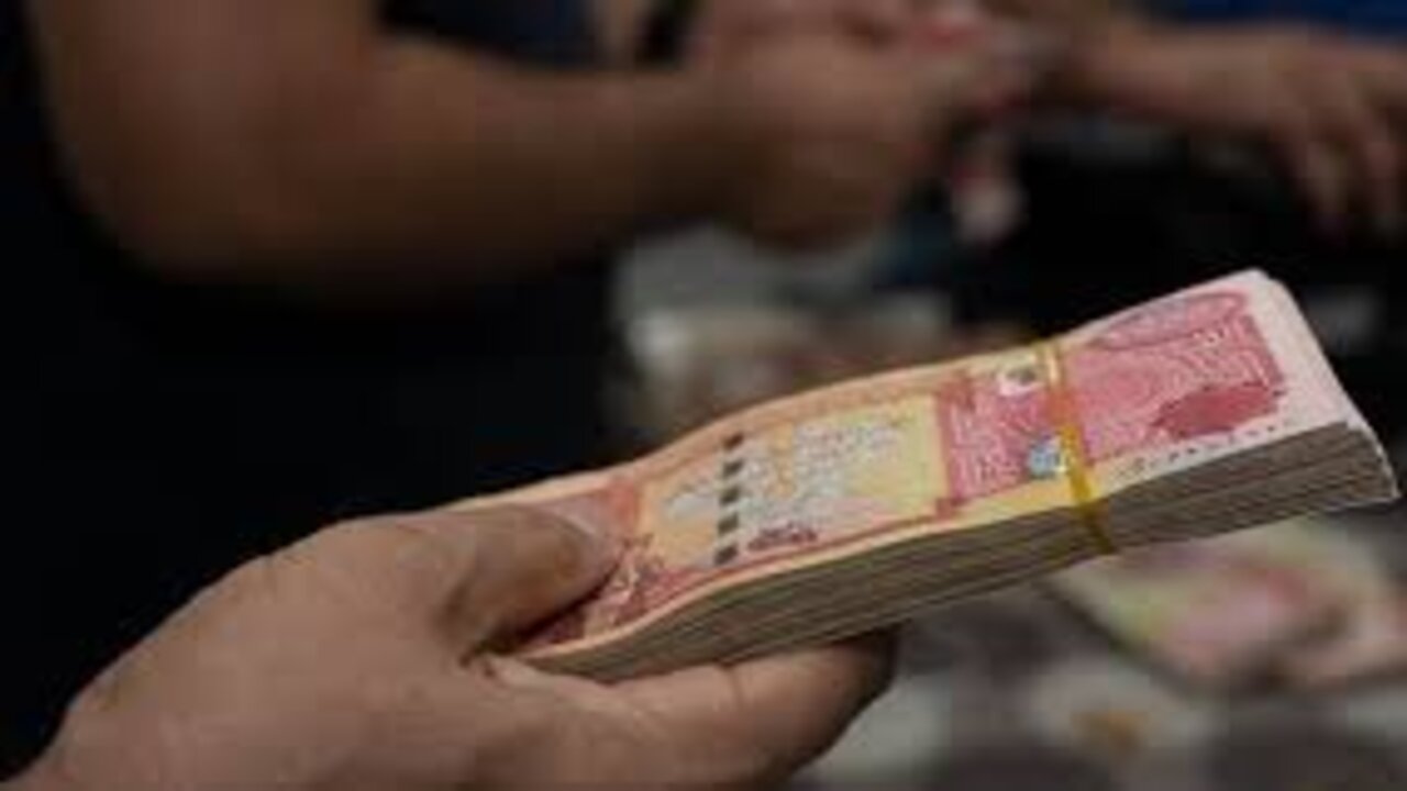 صرف 6 أشهر من رواتب المتقاعدين أم الانهيار!.. خبير اقتصادي بالعراق يكشف الحل قبل فوات الأوان لأزمة أسواق كردستان
