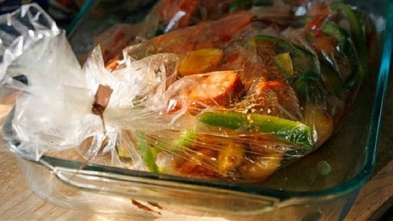 طعمها مختلف لا يقاوم.. طريقة عمل كيس الدجاج بالخضار بمكونات سهلة وخطوات سريعة 5 طعمها مختلف لا يقاوم.. طريقة عمل كيس الدجاج بالخضار بمكونات سهلة وخطوات سريعة