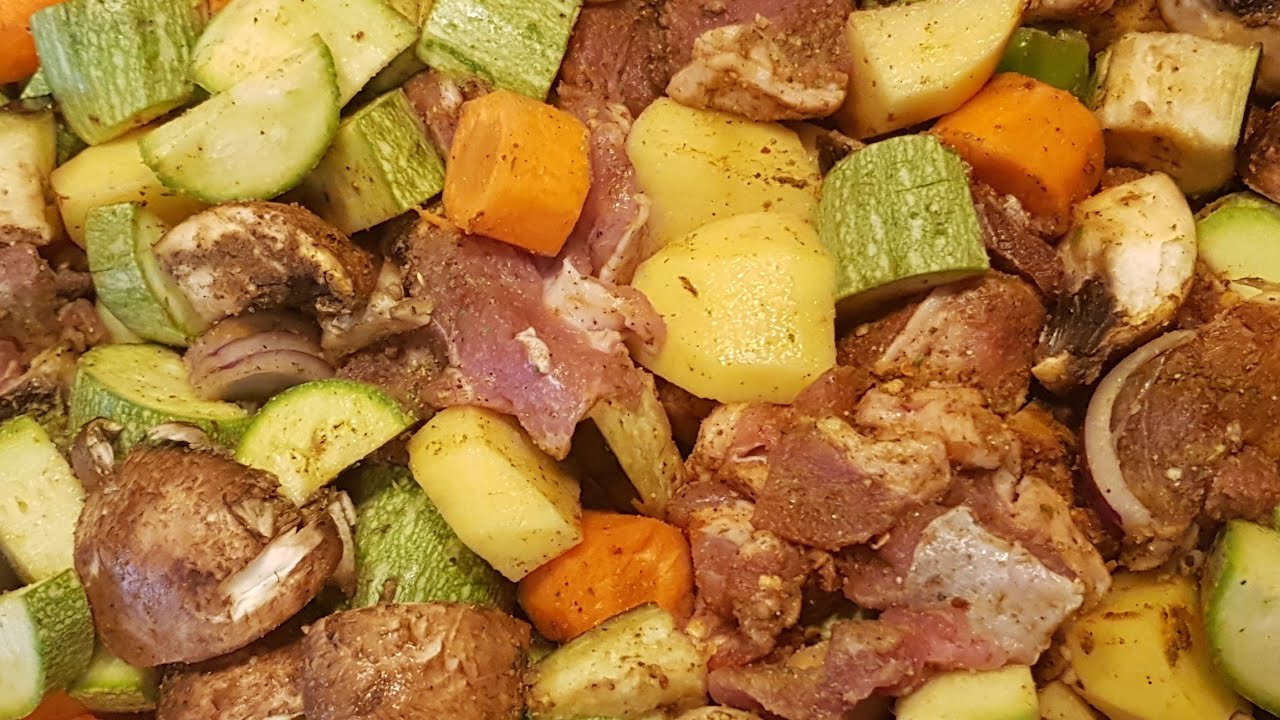 وصفة صحية وخفيفة بمذاق متميز..  خطوات عمل صينية الخضار باللحم في المنزل