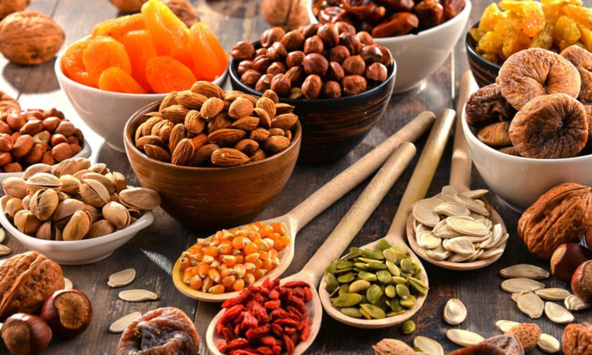 تخفيضات تصل إلى 30% على ياميش رمضان 2025 والمكسرات في المجمعات الاستهلاكية.. أسعار قمر الدين والبلح