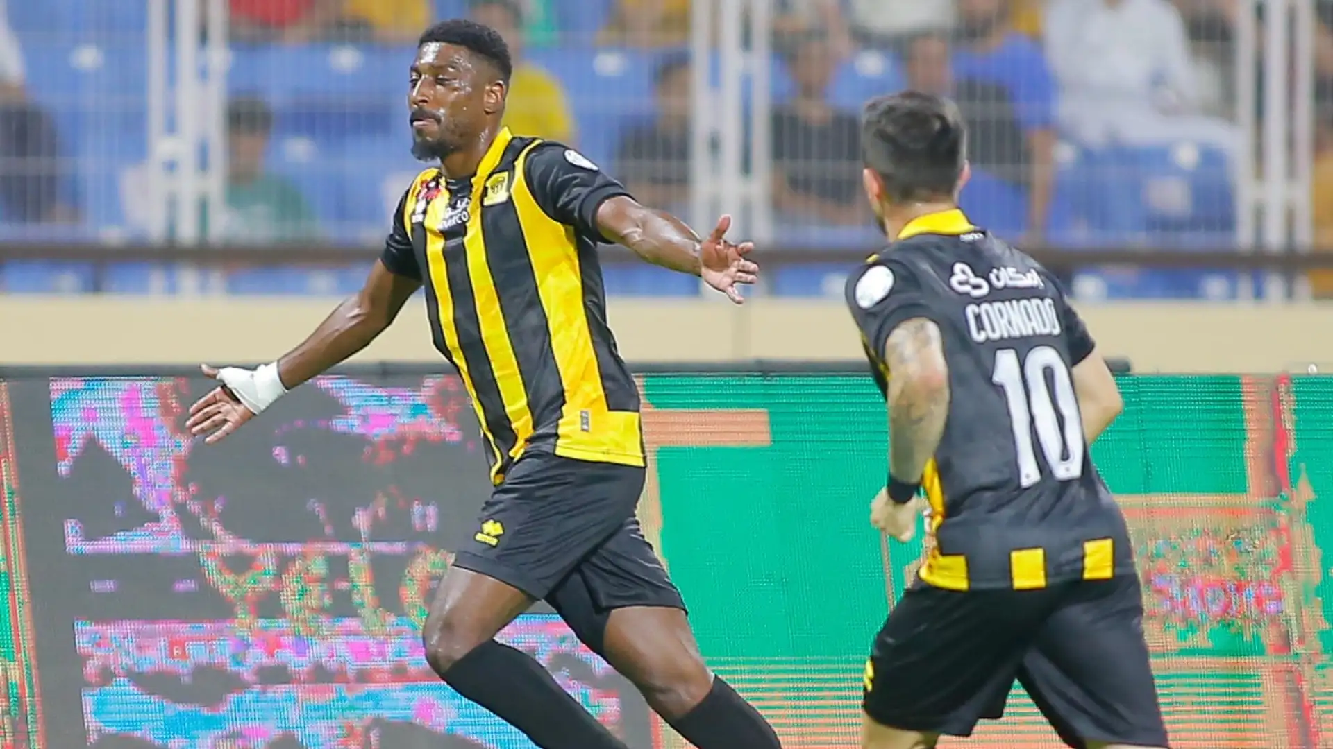 غيابات مؤثرة تضرب الاتحاد قبل مواجهة الخليج في دوري روشن