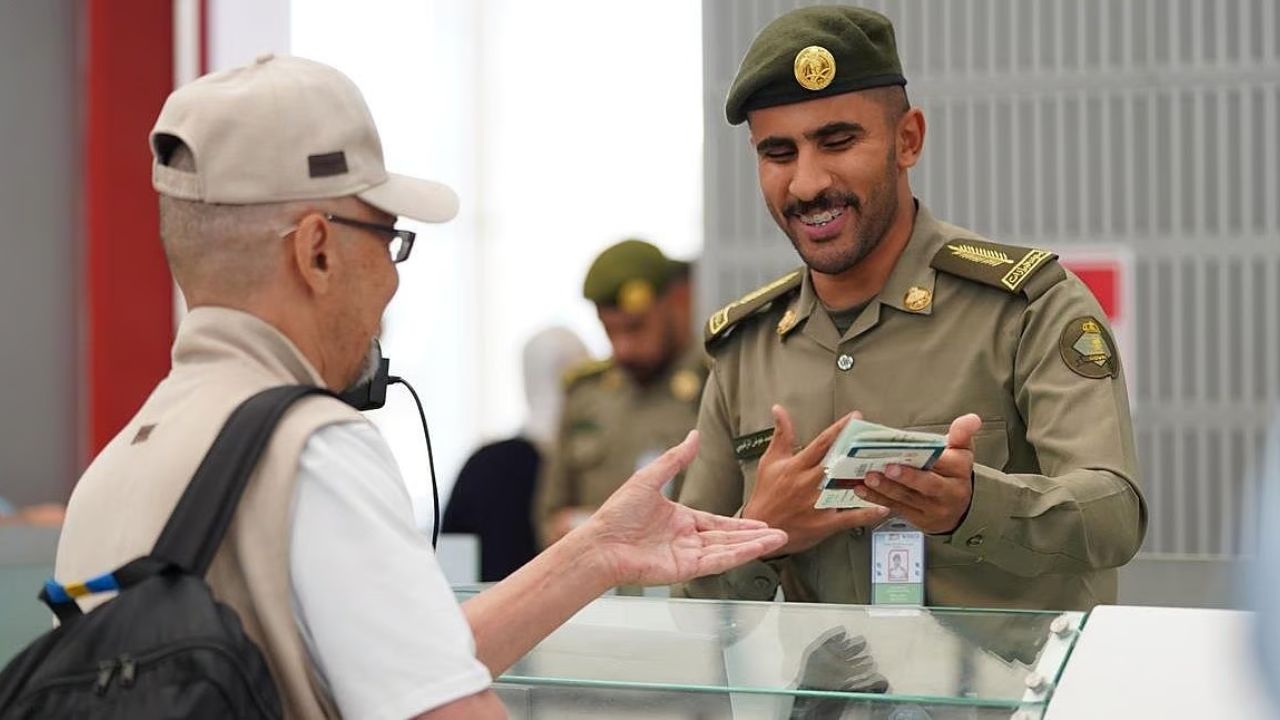 خطوات الاستعلام عن صلاحية الإقامة عبر منصة أبشر الالكترونية 1446 2 خطوات الاستعلام عن صلاحية الإقامة عبر منصة أبشر الالكترونية 1446