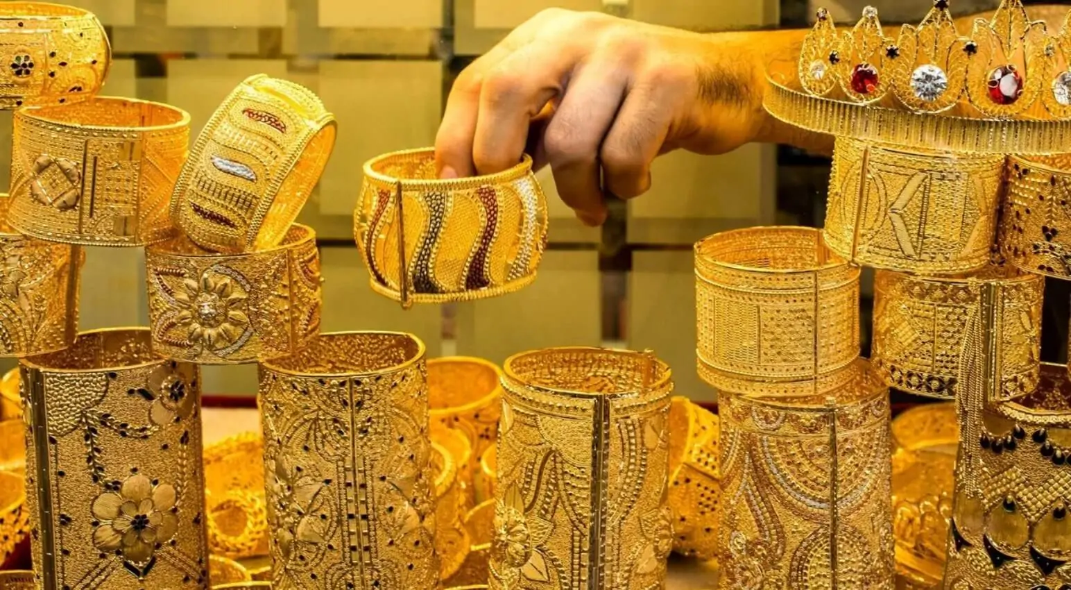 سعر الذهب يرتفع خلال أسبوع 90 جنيه .. تعرف على أخر سعر للمعدن الأصفر 2 سعر الذهب يرتفع خلال أسبوع 90 جنيه .. تعرف على أخر سعر للمعدن الأصفر