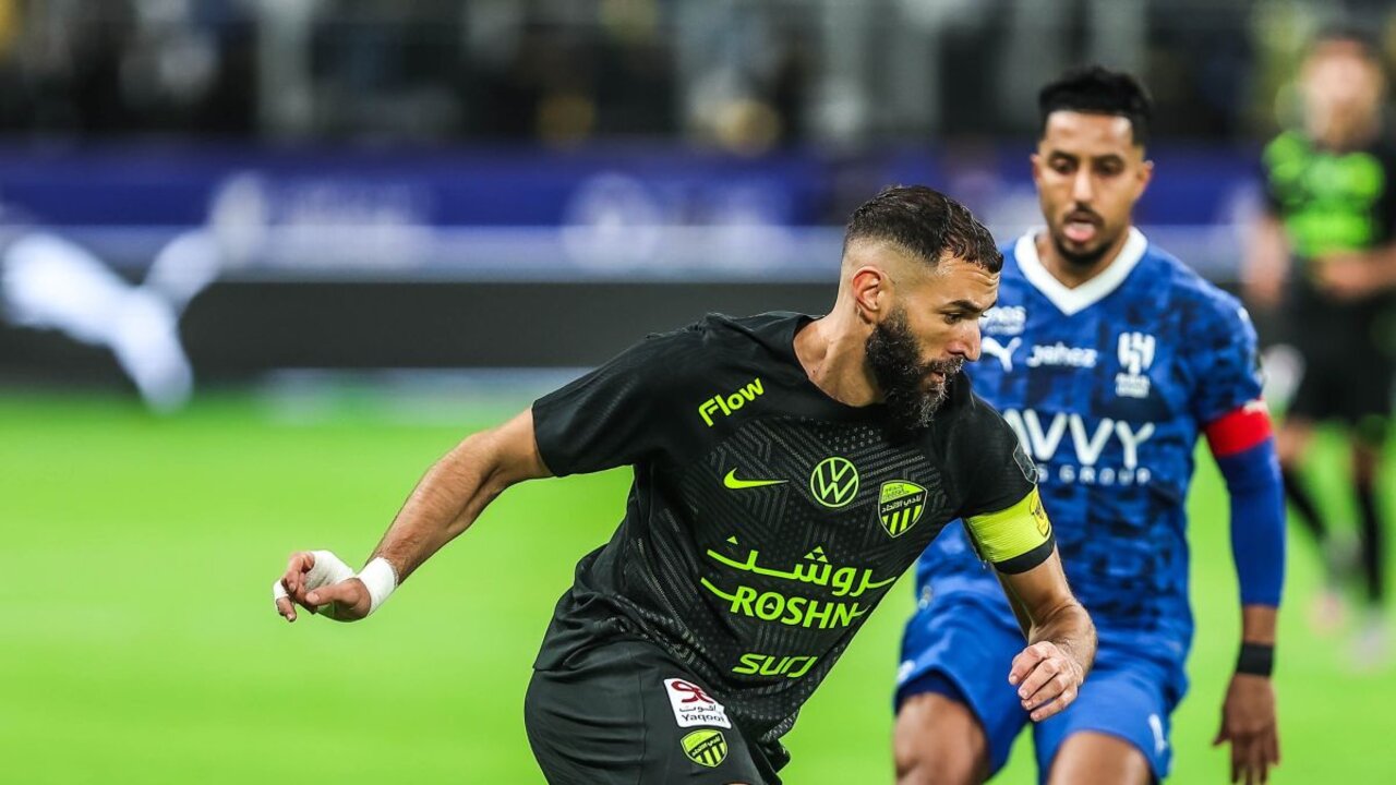 هل تنقل على قناة ssc المفتوحة؟ القنوات الناقلة لمباراة الاتحاد والهلال في دوري روشن السعودي 2025 + المعلقين
