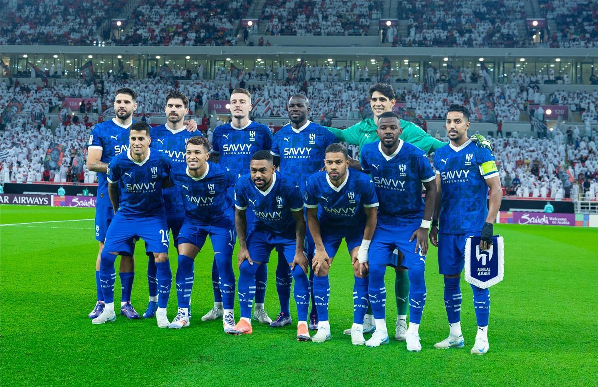 الإمبراطور ضيفًا على الزعيم الليلة.. القنوات الناقلة لمباراة الهلال والوصل والموعد والتشكيل المتوقع