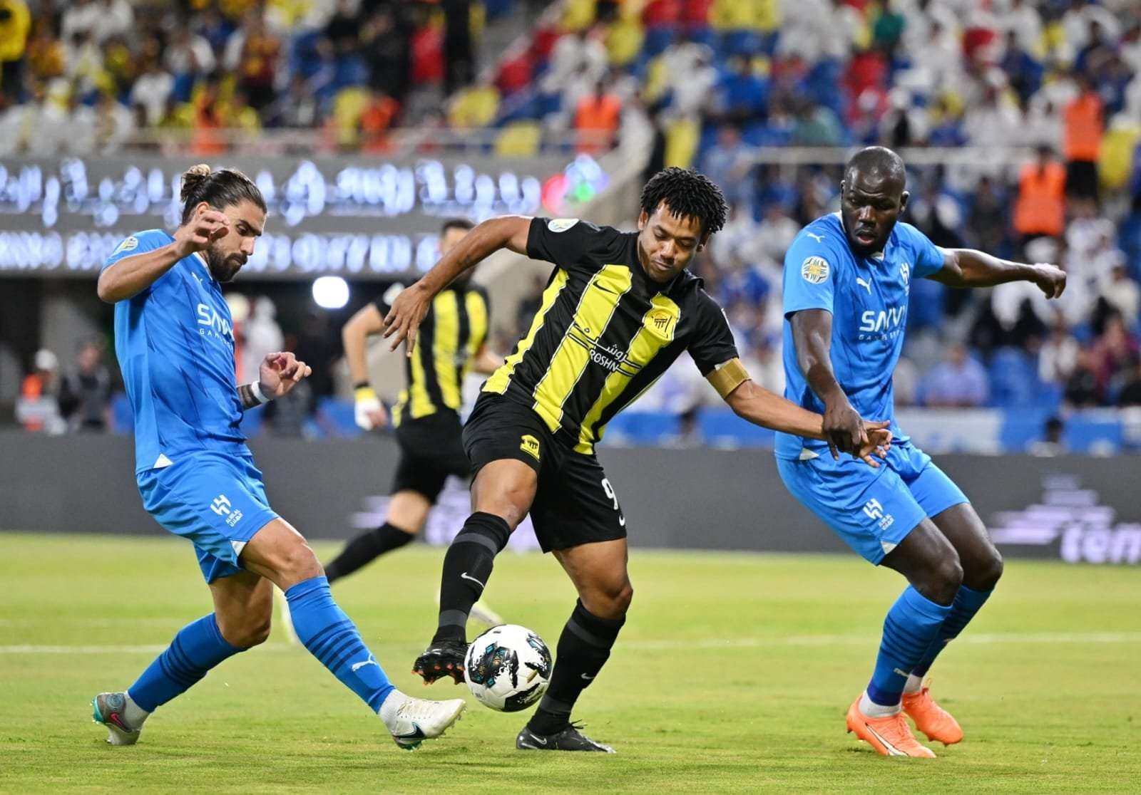 تعديل توقيت كلاسيكو الاتحاد والهلال.. وليد الفراج يكشف السبب