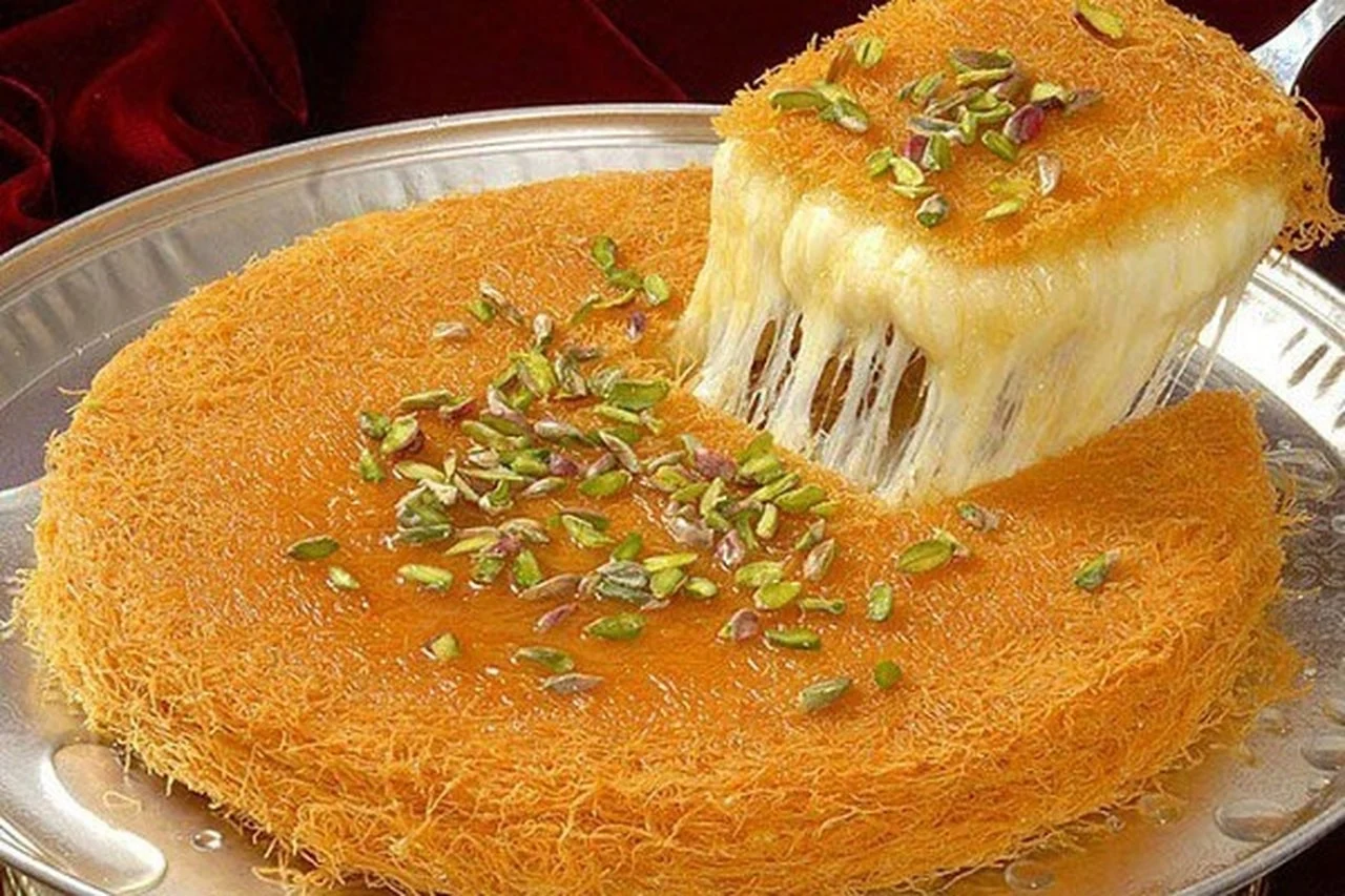 هتبهري ضيوفك وعيلتك .. طرق مختلف لتحضير الكنافة في البيت وبمقادير مظبوطة 2 هتبهري ضيوفك وعيلتك .. طرق مختلف لتحضير الكنافة في البيت وبمقادير مظبوطة