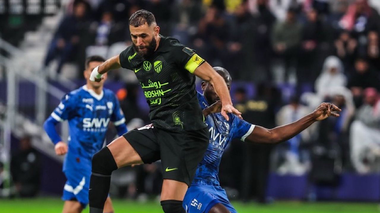 الاتحاد يُثير الجدل بعد الفوز الكاسح على نادي الهلال 5 الاتحاد يُثير الجدل بعد الفوز الكاسح على نادي الهلال