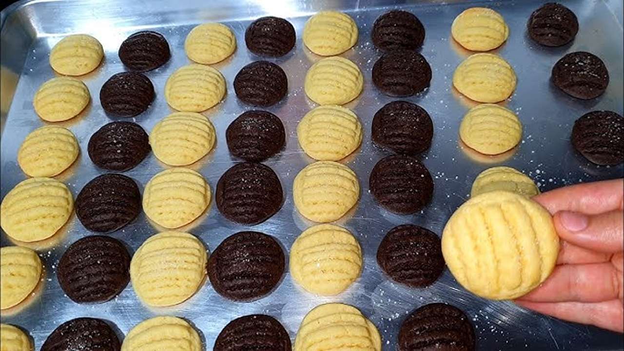ببيضة واحدة وبمكونات بسيطة اعملي بسكويت النشا المقرمش وبيذوب في الفم 3 ببيضة واحدة وبمكونات بسيطة اعملي بسكويت النشا المقرمش وبيذوب في الفم
