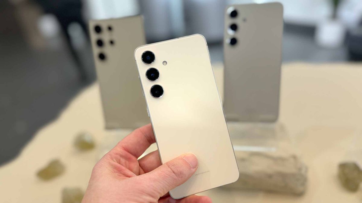 سامسونج كالعادة تسيطر على الساحة بهاتف Samsung Galaxy S24 كينج فئته الأكثر قوة ومتانة بإمكانيات رائدة