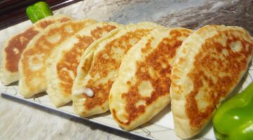 طريقة عمل فطائر الطاسة بالجبنة