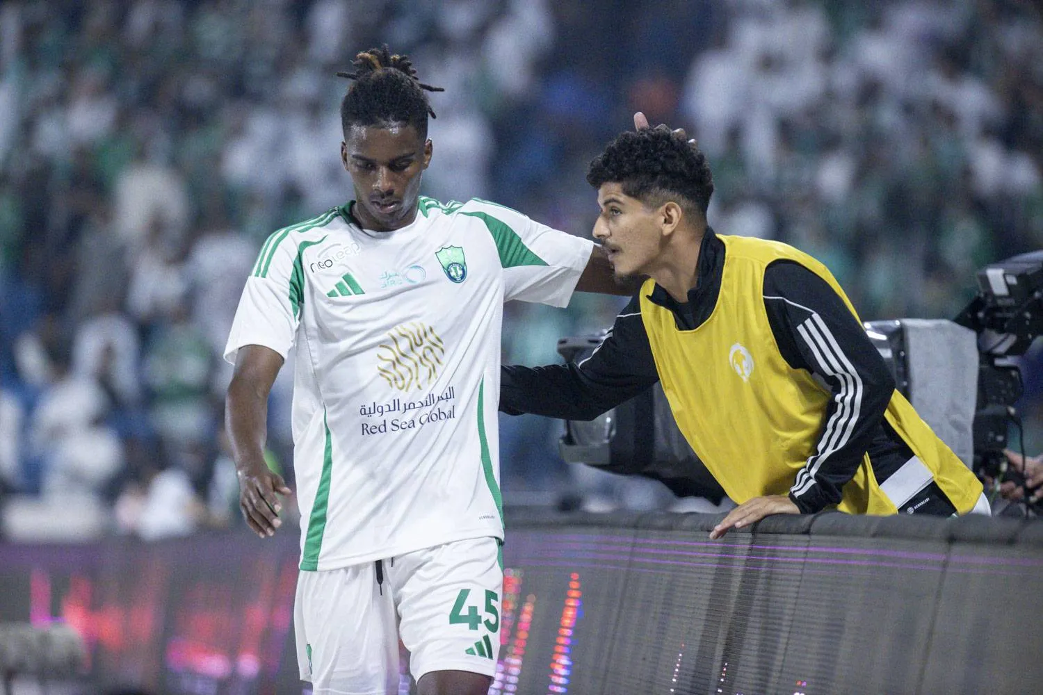 دارسي يرفض تجديد عقده مع الأهلي و يلمح إلى انتقاله للهلال 5 دارسي يرفض تجديد عقده مع الأهلي و يلمح إلى انتقاله للهلال