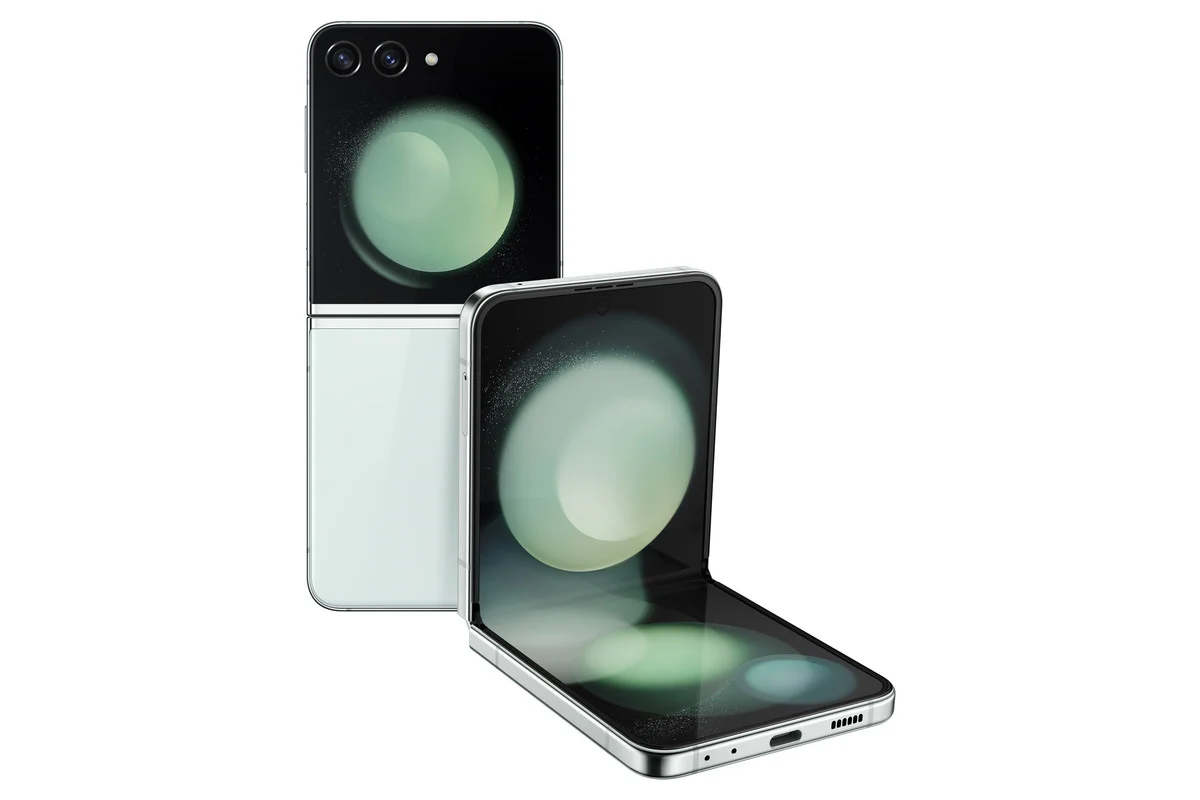 عنوان الفخامة كلها من سامسونج هاتف Samsung Galaxy Z Flip 5 القابل للطي والمميز بأقوي الإمكانيات العالمية