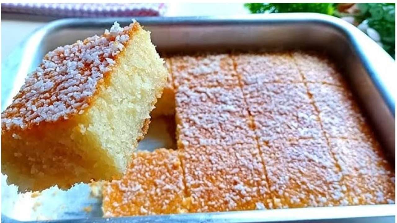 كيكة السميد الهشة اعمليها ببيضة واحدة وفي دقائق وبيذوب في الفم 6 كيكة السميد الهشة اعمليها ببيضة واحدة وفي دقائق وبيذوب في الفم