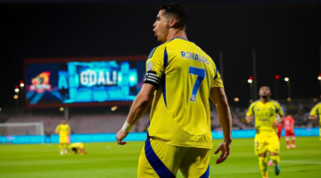 ما القنوات الناقلة لمباراة العروبة والنصر في دوري روشن السعودي 2024 2025؟