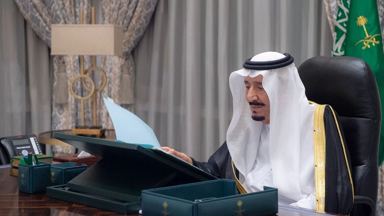 متى تنزل مكرمة الضمان الاجتماعي 1446 سنويا وكم قيمتها ومن هم المستفيدين منها؟.. وزارة الموارد البشرية تُجيب