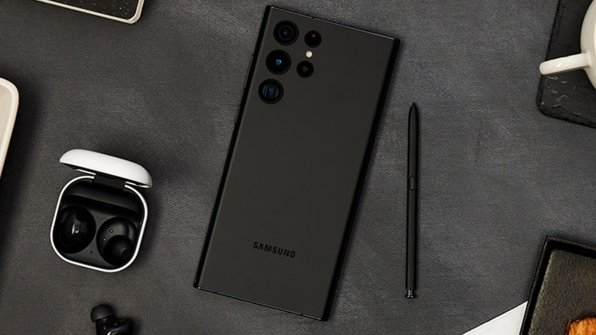 ملك الفخامة والأداء الخارق بين يديك أكتشف Samsung Galaxy S23 Ultra الأقوي في فئته بكاميرا تفوق الخيال وبطارية عملاقة 5 ملك الفخامة والأداء الخارق بين يديك أكتشف Samsung Galaxy S23 Ultra الأقوي في فئته بكاميرا تفوق الخيال وبطارية عملاقة
