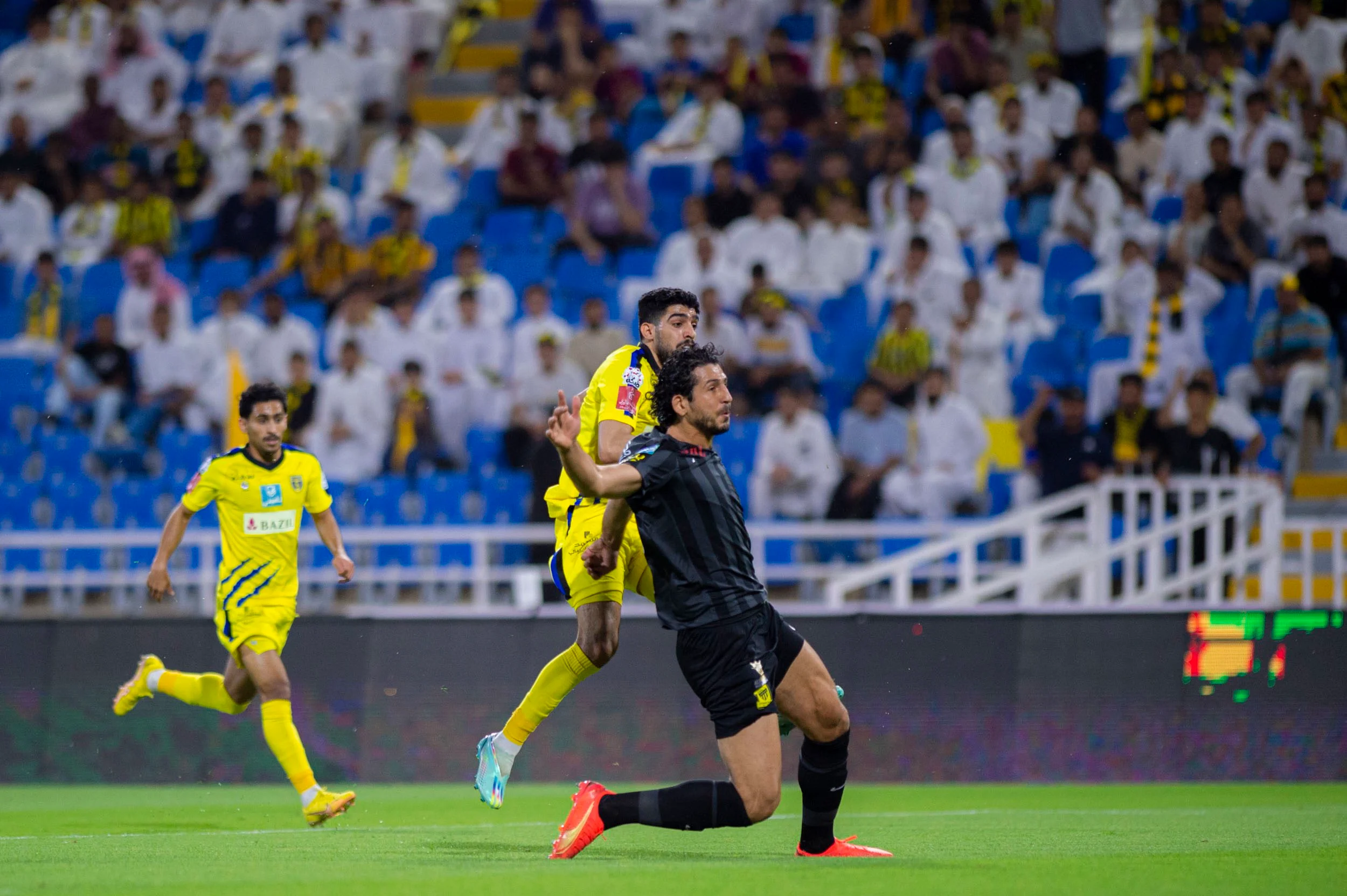 موعد مباراة الاتحاد والتعاون في دوري روشن السعودي 2024_2025 والقنوات الناقلة