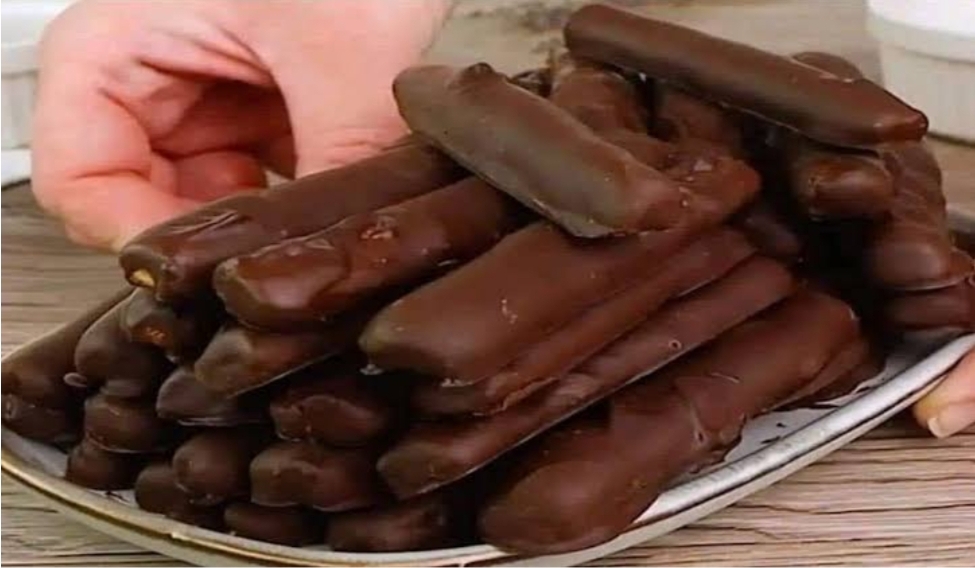 هتعمليه كل يوم… بسكويت أصابع الشوكولاتة اعمليه بمكونات بسيطة وابهري أطفالك بحلاوته