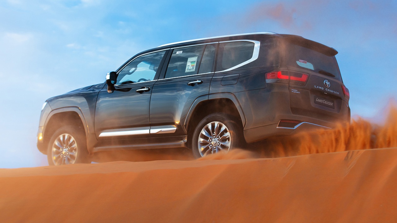 سعر تويتا لاندكروزر السعودية 2025 Land Cruiser وحش الطرق الوعرة والأداء الاحترافي 2 سعر تويتا لاندكروزر السعودية 2025 Land Cruiser وحش الطرق الوعرة والأداء الاحترافي