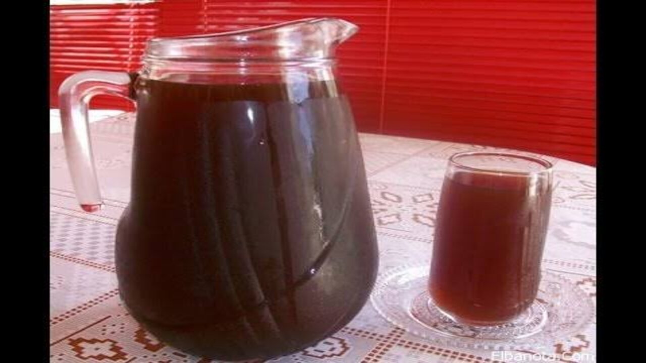 إقتصادي ولذيذ.. طريقة عمل عصير الخروب في المنزل