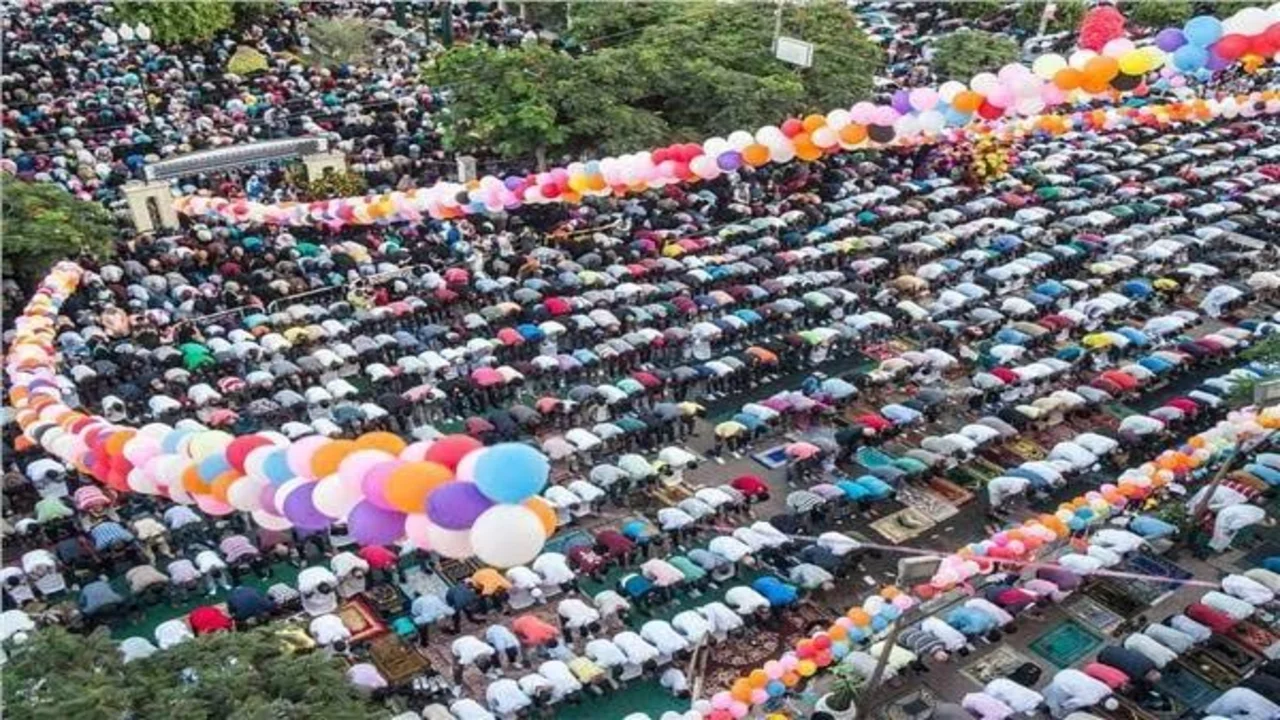 موعد إجازة عيد الفطر المبارك 2025 في مصر وفق الحسابات الفلكية وعدد أيام العطلة الرسمية للموظفين والقطاعين العام والخاص