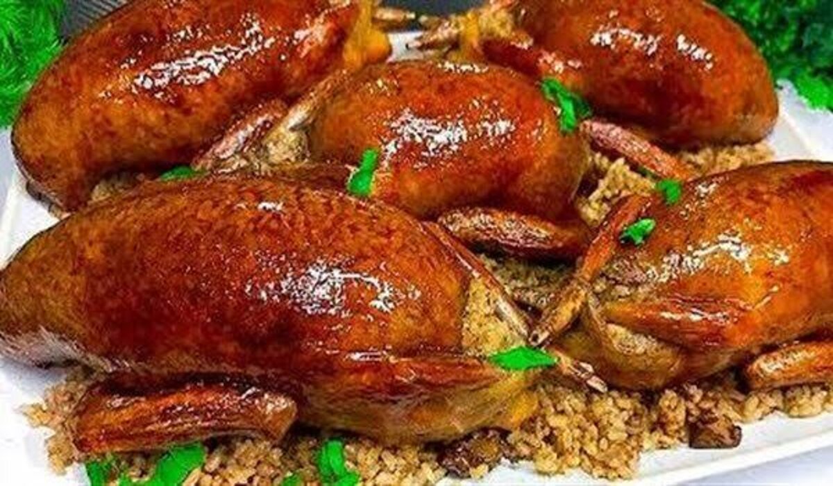 زيني سفرتك وأبهري أسرتك.. طريقة عمل الحمام المحشى بالأرز