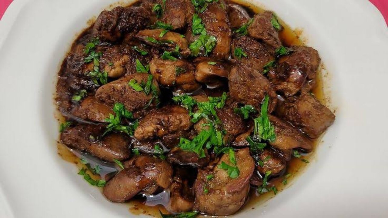 للتجديد في رمضان.. طريقو عمل كبدة الدجاج بدبس الرمان بطعم مختلف