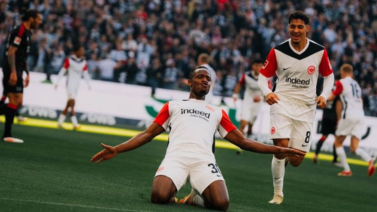 أياكس يسعى للثأر أمام فرانكفورت في إياب دور الـ16 من الدوري الأوروبي هل يحقق العودة أم يحسمها أصحاب الأرض
