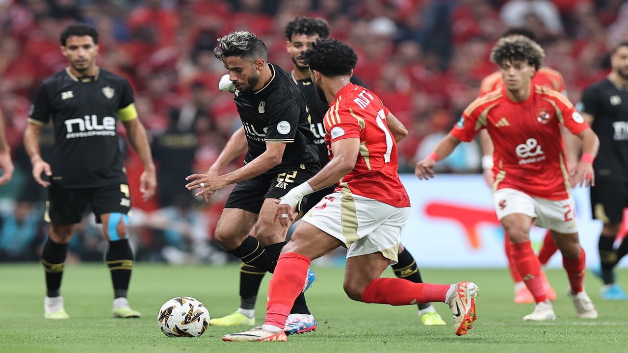 بعد أنباء تغيير مسار حافة الشياطين .. حقيقة تأجيل موعد مباراة الأهلي والزمالك اليوم في الدوري المصري 2025
