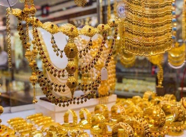 قفزة جديدة للذهب... أحدث سعر لعيار 21 بيعاً وشراءً في الصاغة 2 قفزة جديدة للذهب… أحدث سعر لعيار 21 بيعاً وشراءً في الصاغة