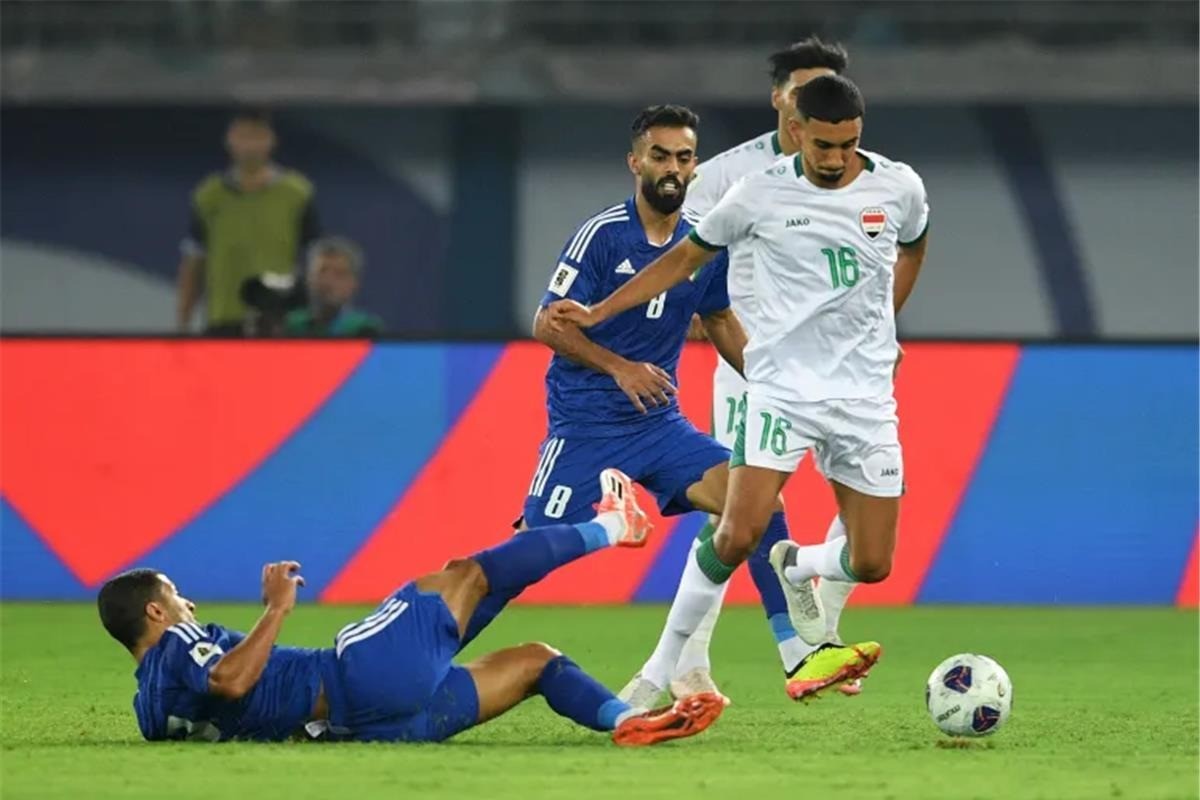 القنوات الناقلة لمباراة العراق والكويت الإياب في تصفيات آسيا المؤهلة لكأس العالم 2026.. أسود الرافدين ضد الأزرق 2 القنوات الناقلة لمباراة العراق والكويت الإياب في تصفيات آسيا المؤهلة لكأس العالم 2026.. أسود الرافدين ضد الأزرق