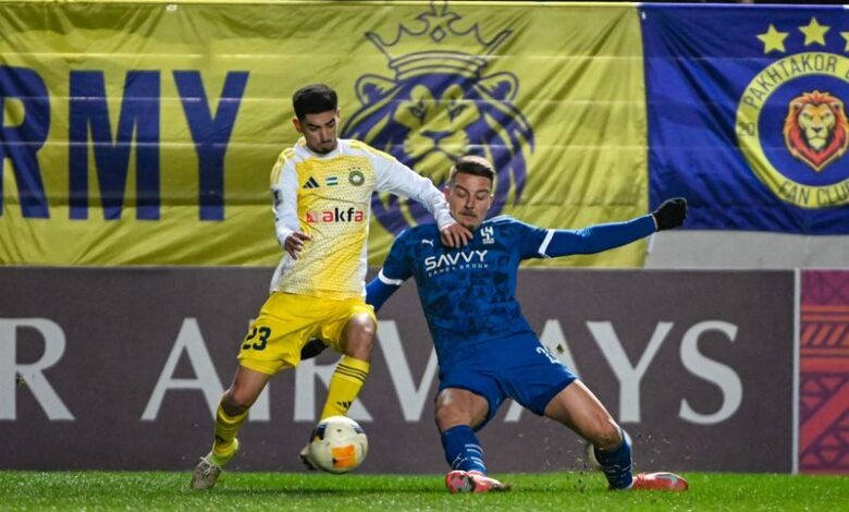 من هو معلق الهلال السعودي أمام باختاكور .. وما هي القنوات الناقلة؟