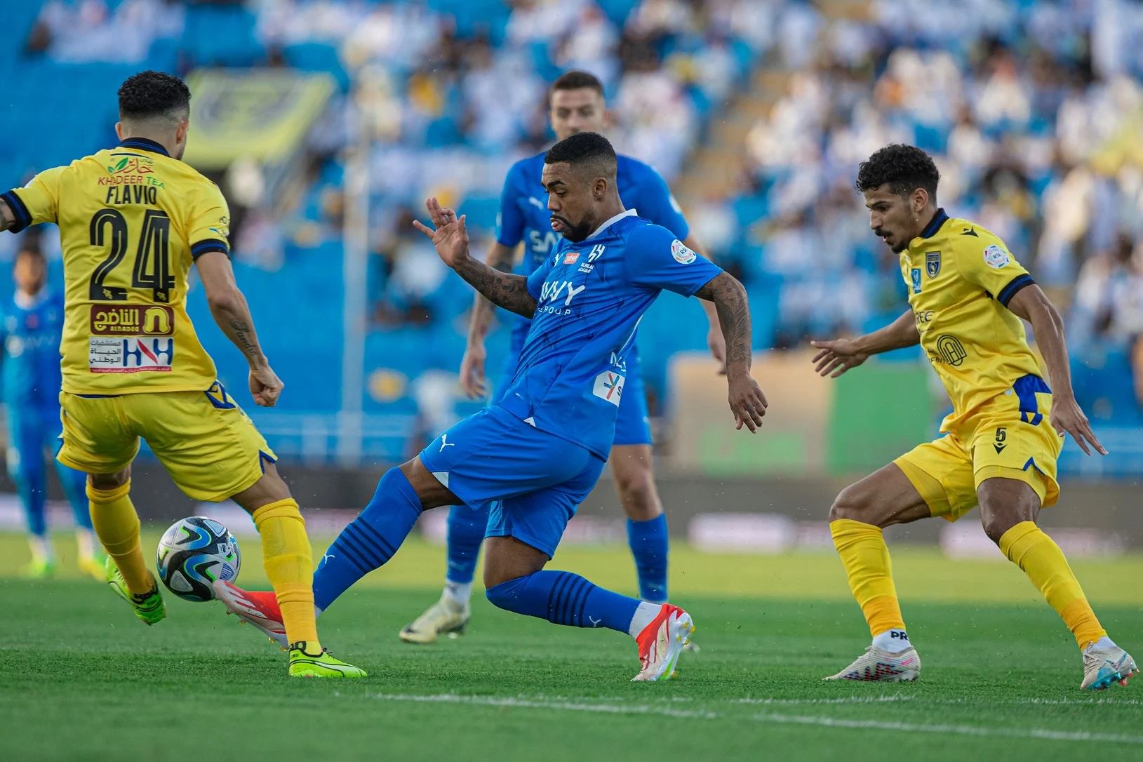 مفاجآت نارية في تشكيل الهلال ضد التعاون في بدوري روشن للمحترفين 2024_2025 2 مفاجآت نارية في تشكيل الهلال ضد التعاون في بدوري روشن للمحترفين 2024_2025