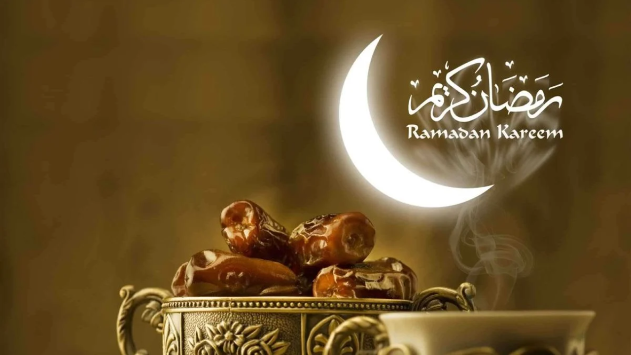 عبارات تهنئة رمضان 2025 تويتر لشخص عزيز وللاصدقاء والاهل مكتوبة جاهزة للإرسال عساكم من عواده ramadan kareem 5 عبارات تهنئة رمضان 2025 تويتر لشخص عزيز وللاصدقاء والاهل مكتوبة جاهزة للإرسال عساكم من عواده ramadan kareem