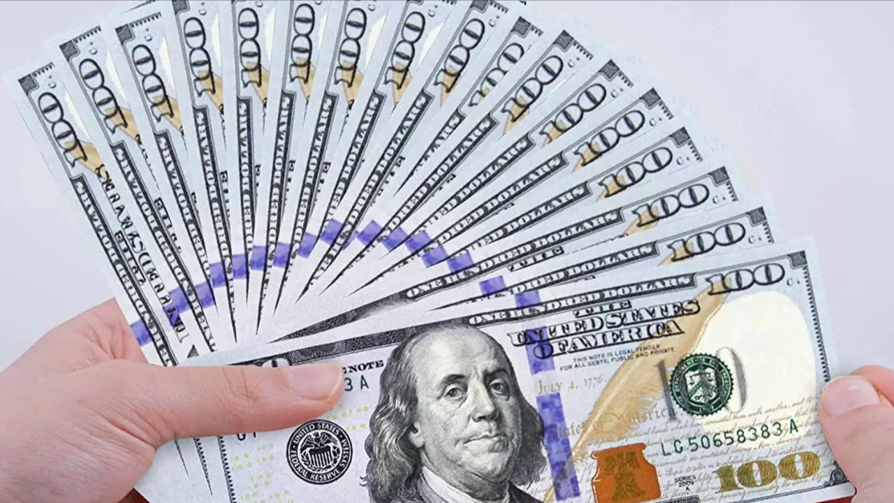 100 دولار بكام البنك؟.. سعر الدولار في البنوك المصرية اليوم السبت 8 مارس 2025 2 100 دولار بكام البنك؟.. سعر الدولار في البنوك المصرية اليوم السبت 8 مارس 2025
