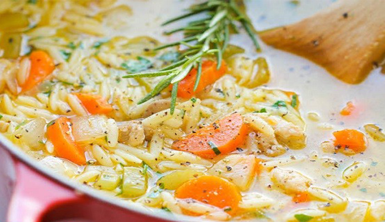 طريقة عمل شوربة لسان العصفور لتناولها على الإفطار في شهر رمضان المبارك