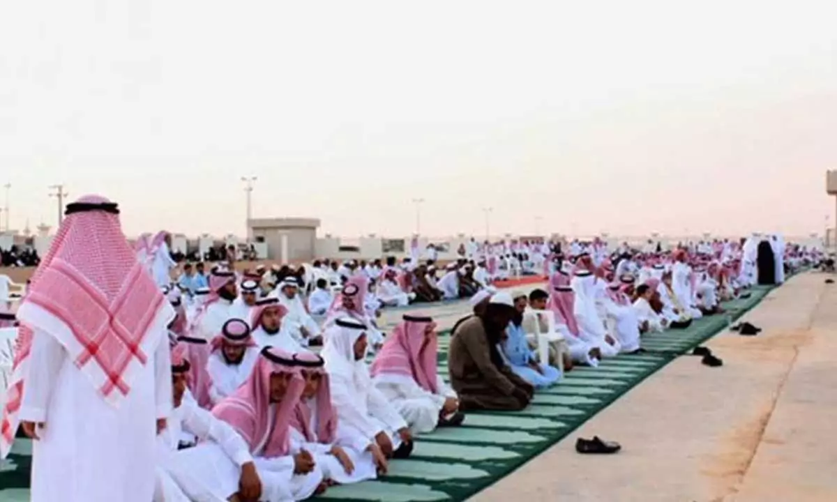 تصل لـ 17 يومًا.. إجازة عيد الفطر 1446 للطلاب في السعودية وفق التقويم الدراسي 5 تصل لـ 17 يومًا.. إجازة عيد الفطر 1446 للطلاب في السعودية وفق التقويم الدراسي