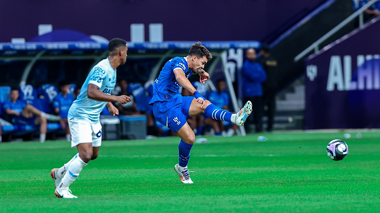 من معلق مباراة التعاون والهلال في دوري روشن السعودي 2024-2025 اليوم؟