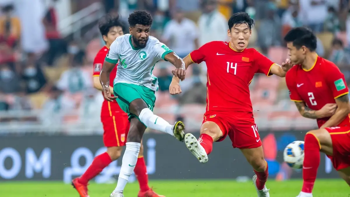 التنين في ضيافة الأخضر.. موعد مباراة السعودية والصين والقنوات الناقلة في تصفيات كأس العالم 2026 اليوم 2 التنين في ضيافة الأخضر.. موعد مباراة السعودية والصين والقنوات الناقلة في تصفيات كأس العالم 2026 اليوم